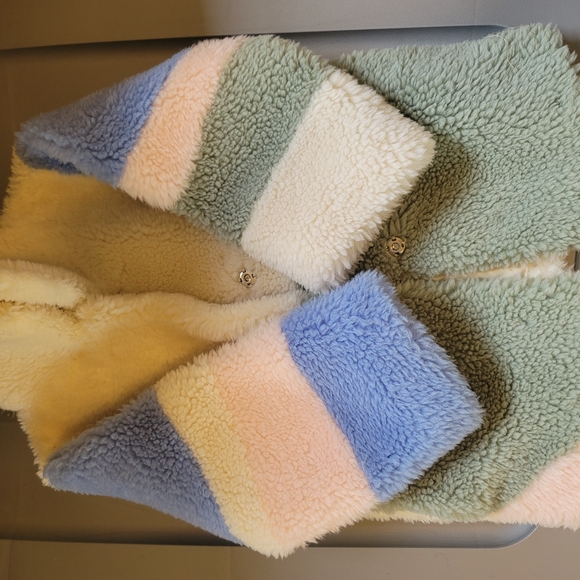 Color Block Sherpa Jacket - Picture 2 of 5